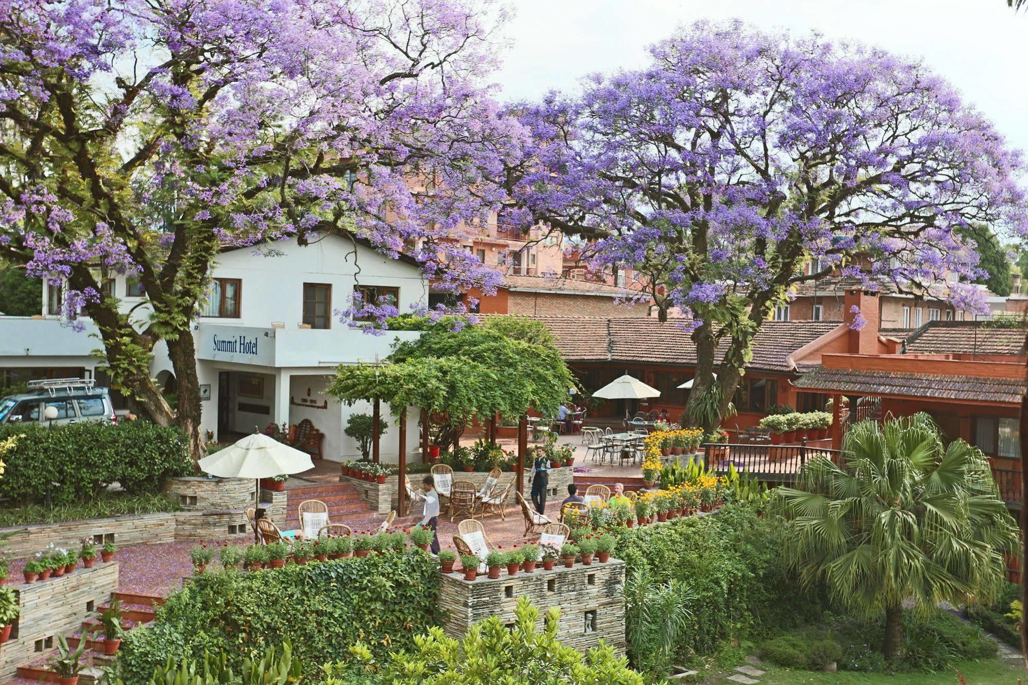 โรงแรมซัมมิท Lalitpur ภายนอก รูปภาพ
