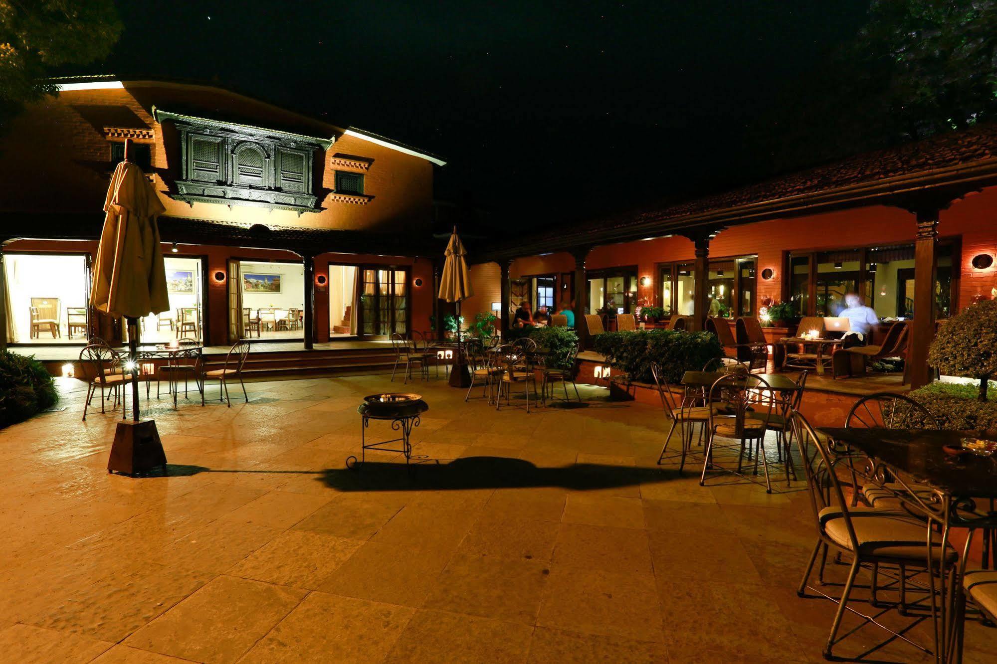 โรงแรมซัมมิท Lalitpur ภายนอก รูปภาพ